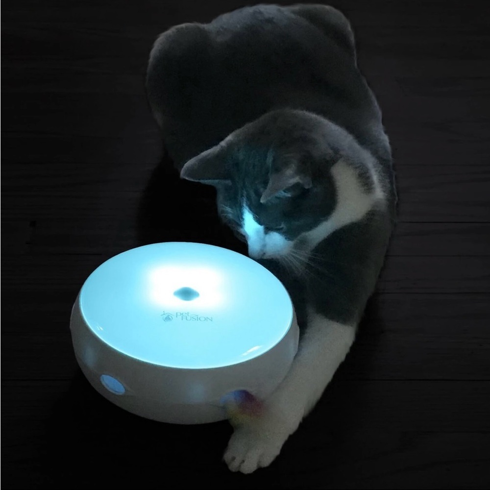 PetFusion Ambush Interactive Cat Toy White Feather Wand Stimulates Hunting NWOT - Picture 3 of 11